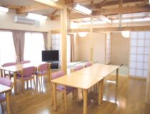 食堂には厨房があり、温かい料理をご用意できます。 食堂には厨房があり、温かい料理をご用意できます。